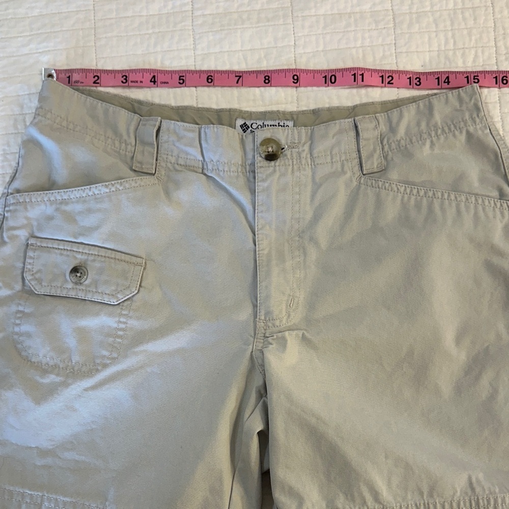 Columbia Women’s Khaki Hiking Shorts Size 8 Lightweight Outdoor GorpCore Utility - Picture 6 of 8